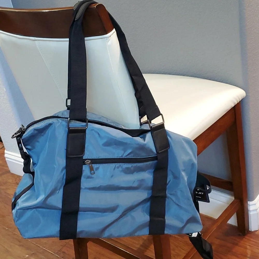 Duffle bag by ZIP 'N JET in Blue